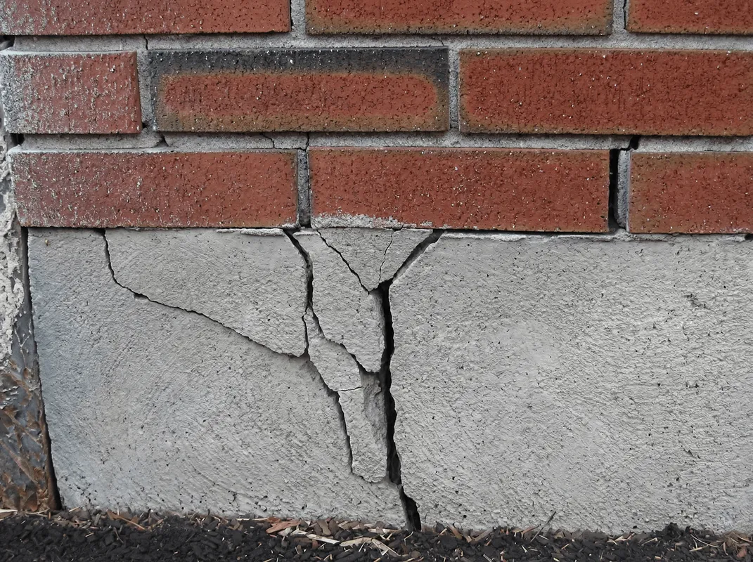 Concrete foundation with serious structural damage in Bloomington, IN