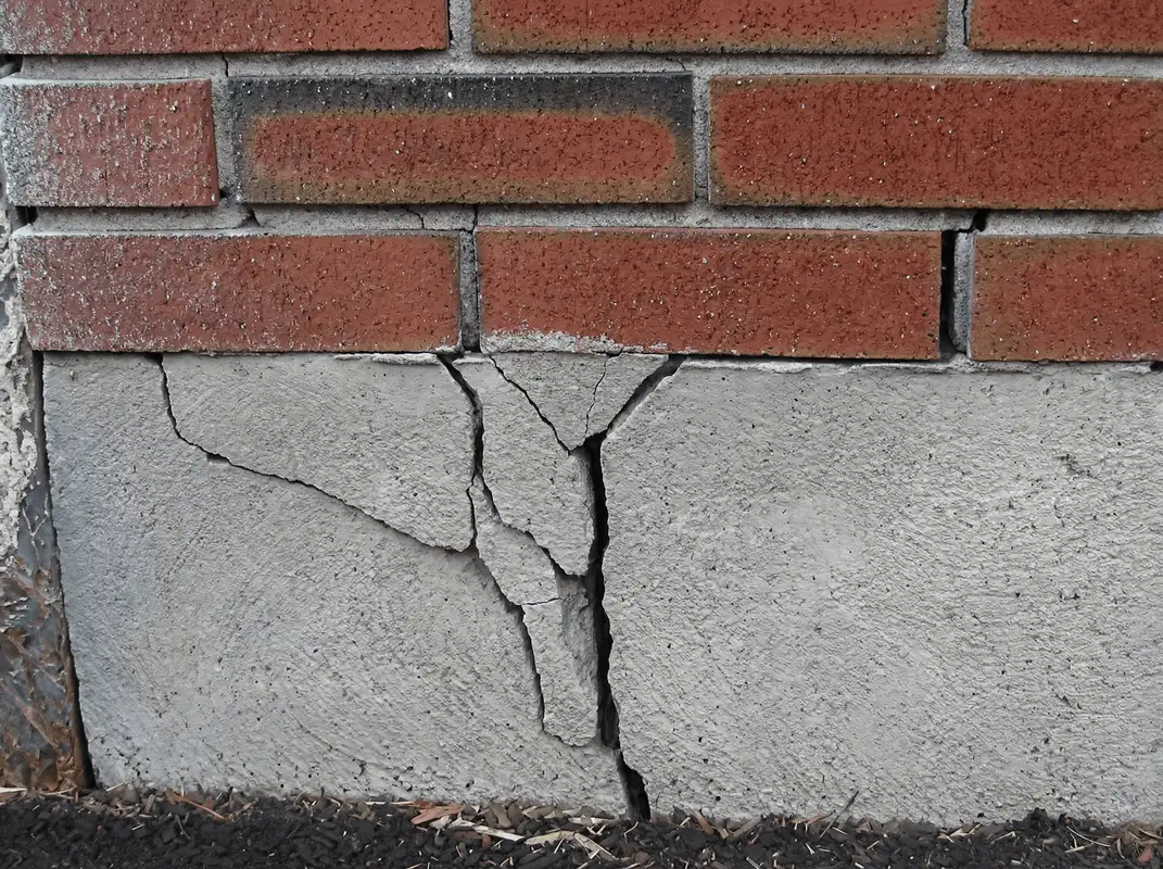 Concrete foundation with serious structural damage in Bloomington, IN